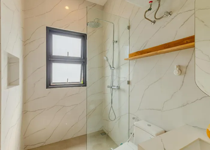 Marylise 3br With Private Pool In
