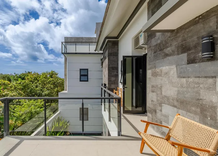 Marylise 3br With Private Pool In Villa